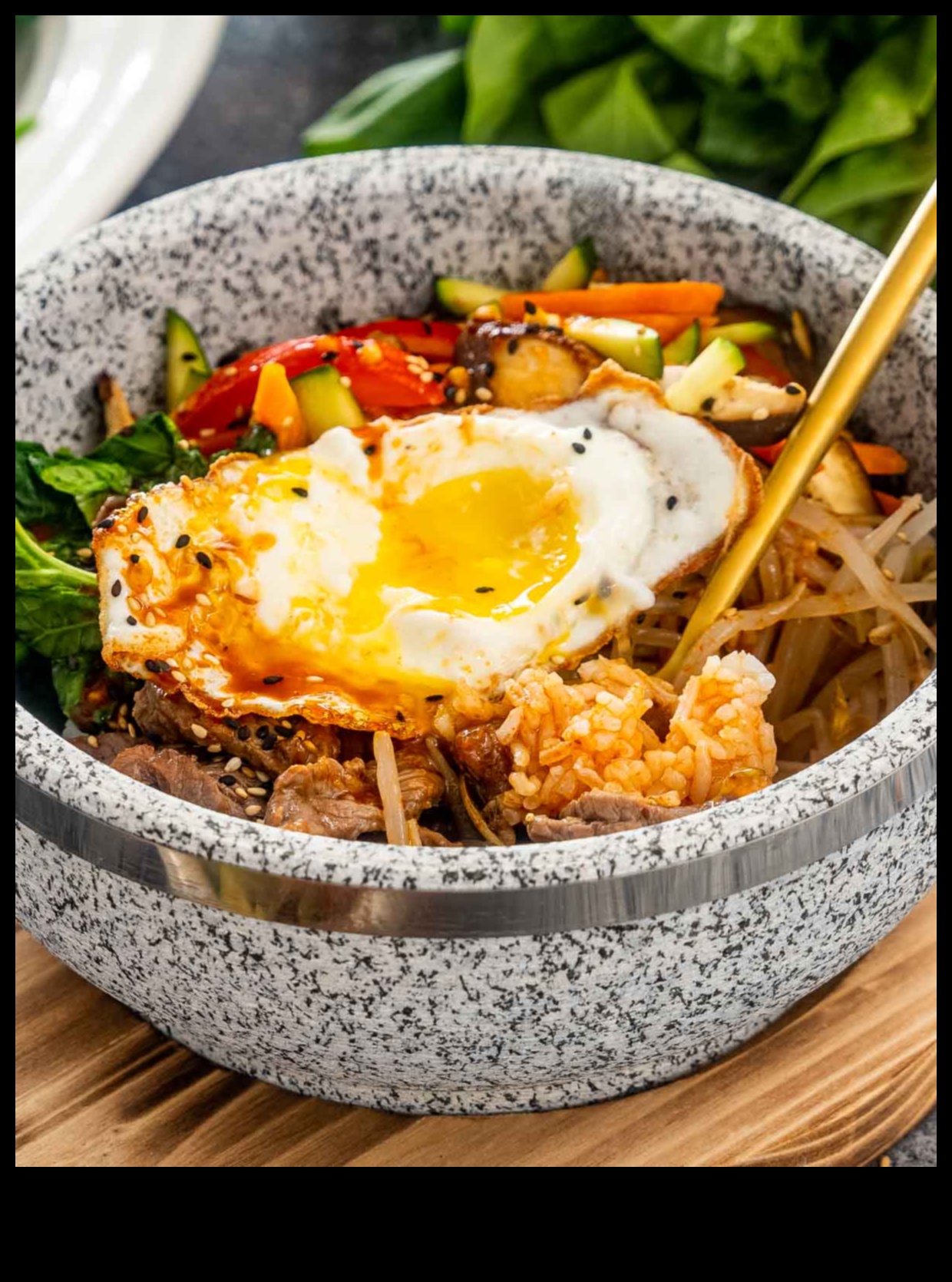 Bibimbap Bonanza: Koreli Pirinç Kase Ustalığı